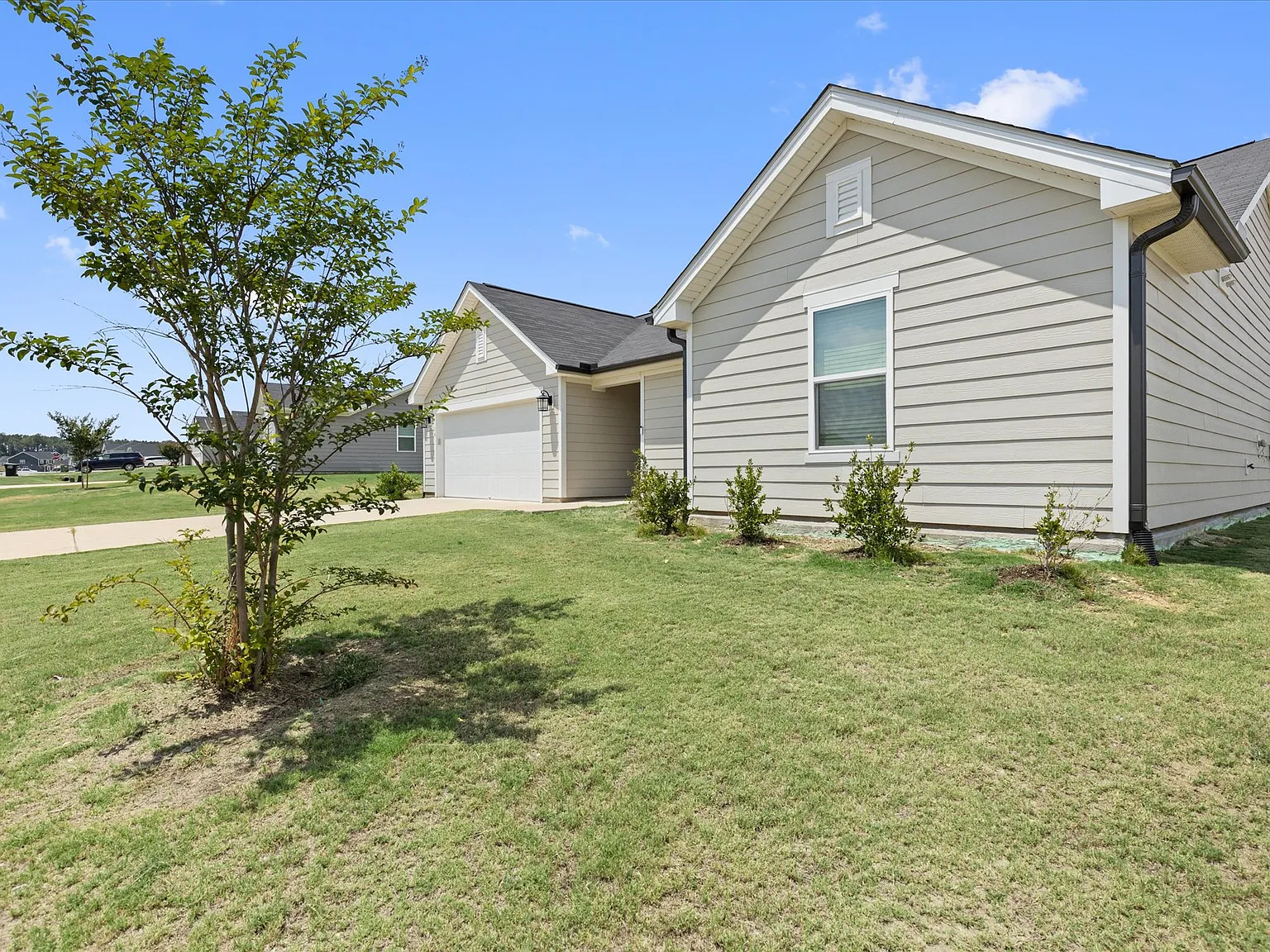 3 bed, 1464 sqft, $1,950 — Photo 3