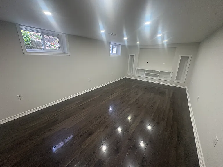 427 Talbot St #BACK — Photo 11