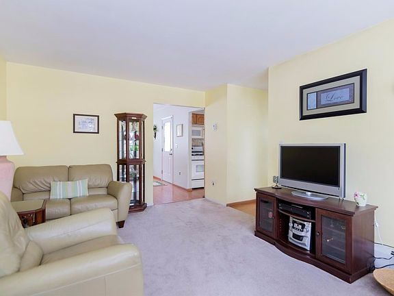 3rd image of 29 Cherrywood Dr