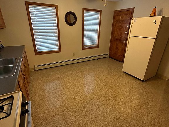 2nd image of 126 Foundry St Floor 1