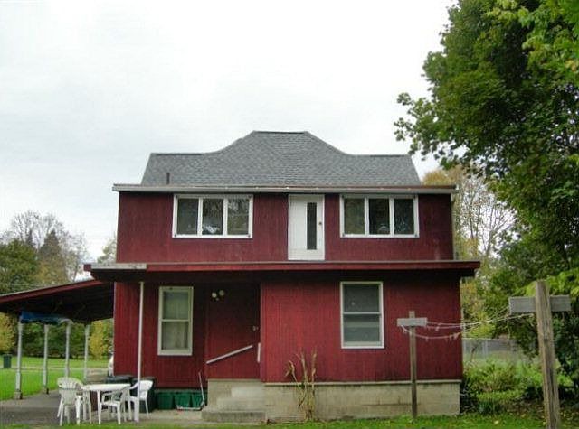 2nd image of 101 Plummer St