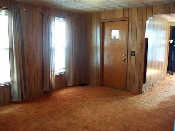 2nd image of 1011 Auburn St