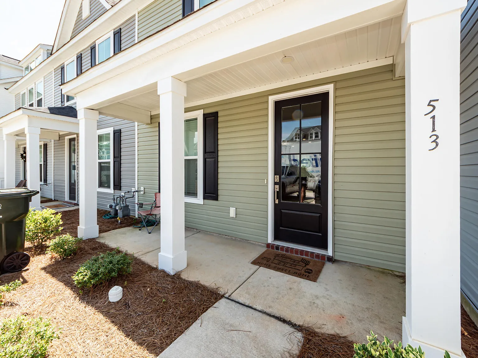 2 bed, 2.5 bath, 1304 sqft, $2,050 — Photo 2