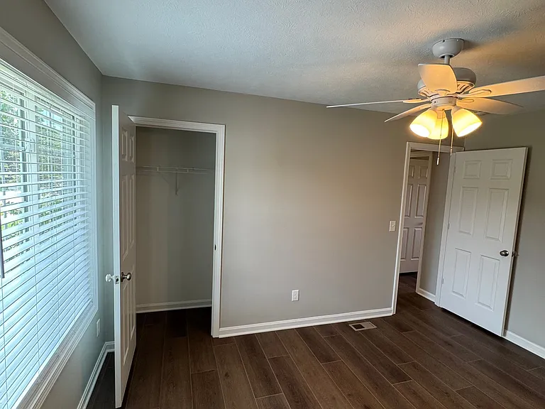 1224 Farmcrest Dr — Photo 8