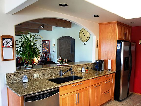4th image of 2212 Cove Dr