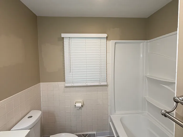 1902 S Newton Ave — Photo 18