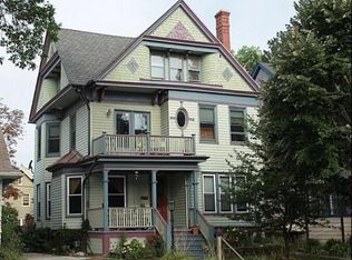 2909 N Hackett Ave, Milwaukee, WI 53211