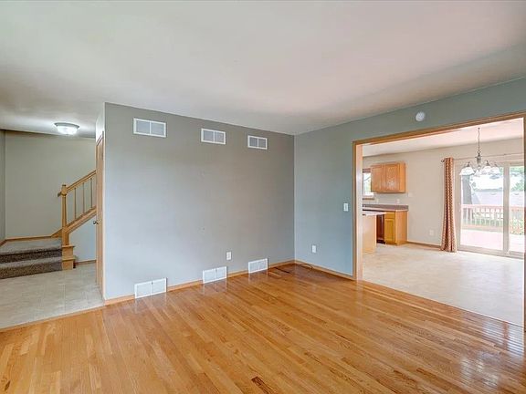 3rd image of 1406 Dewberry Dr