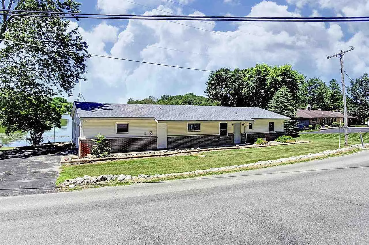 1215 N Riley Rd photo 1