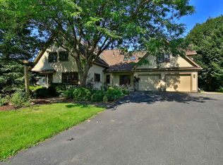 24 Fryer Ln, Guilderland, NY 12009