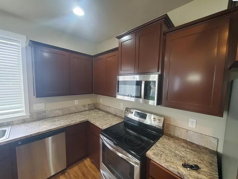 10260 W 18th Ct — Photo 5