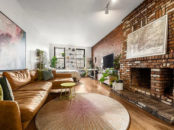 324 Pearl St APT 3A, New York, NY 10038
