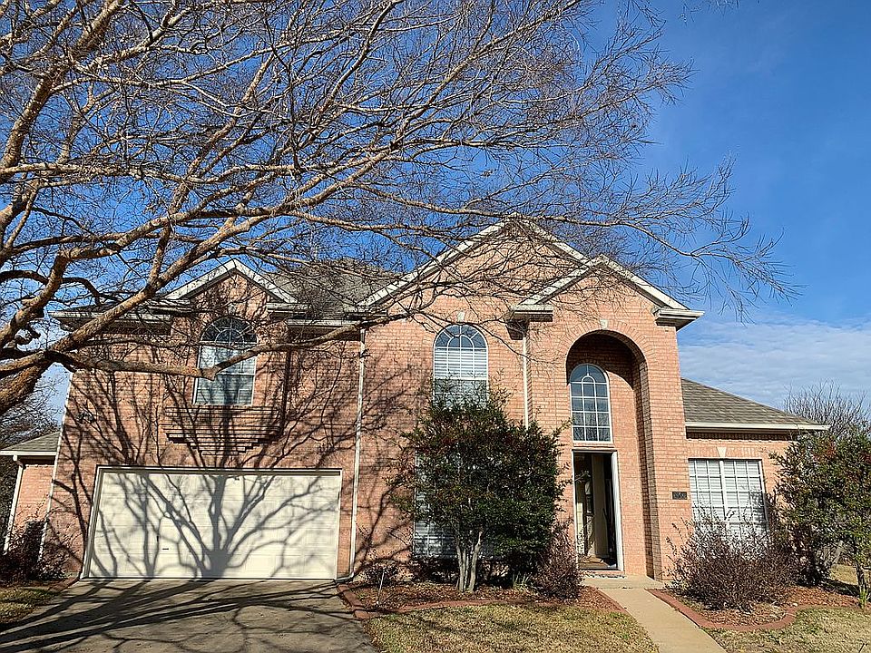 1st image of 2709 Crestwood Ln