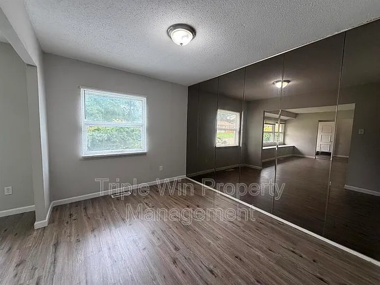 2372 Rockymont Dr — Photo 14