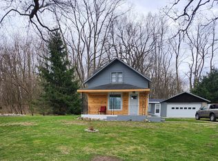 1871 E Chicago Rd, Jonesville, MI 49250