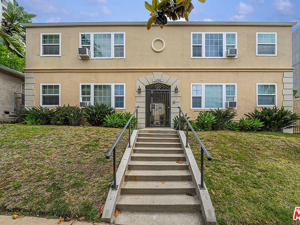 1238 S Beverly Glen Blvd #10