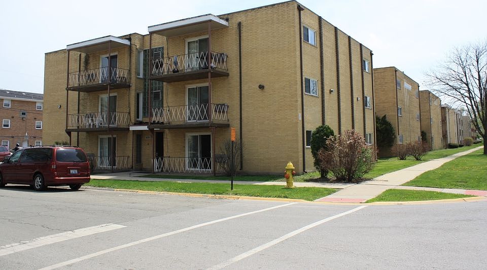 1st image of 14101 S School St APT 3C