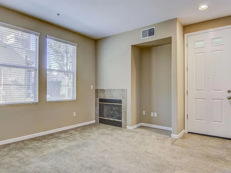 8464 Crystal Walk Cir — Photo 13