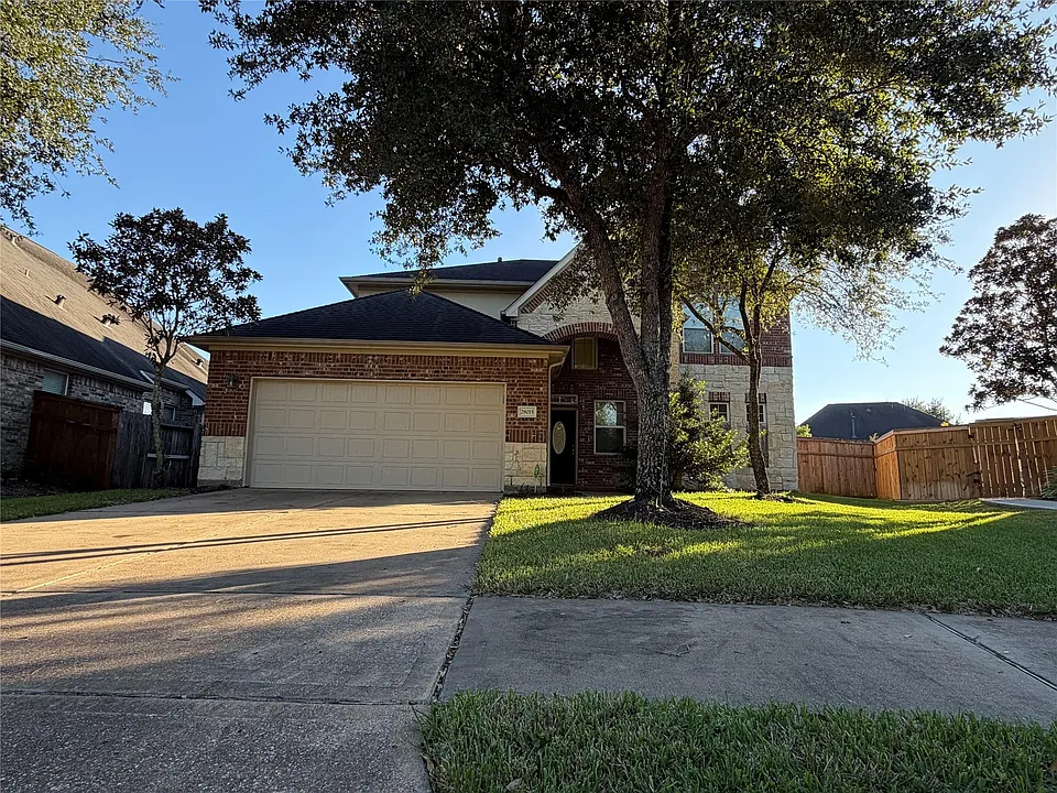 28015 Silverstream Ct