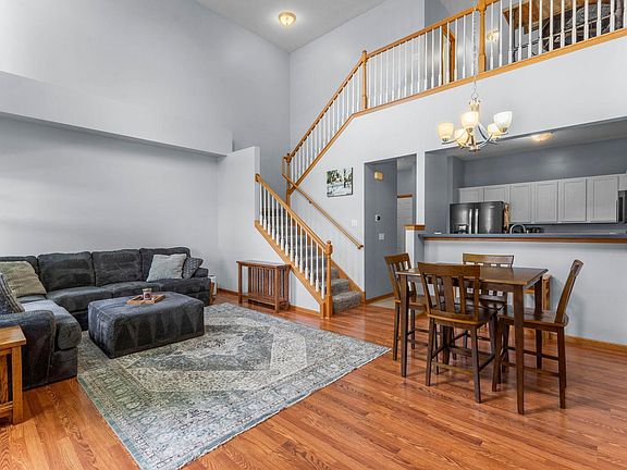 5th image of 1781 Colonial St