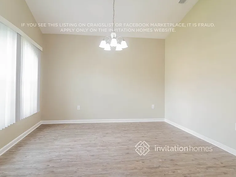 1455 Litchfield Dr — Photo 2