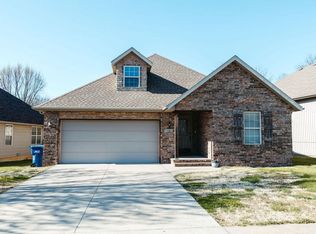 1159 S Maple Grove Ave, Springfield, MO 65804