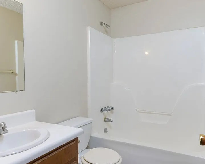 122 Hazelwood Ct — Photo 24