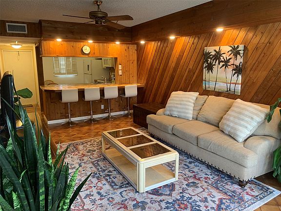 3rd image of 4311 Crystal Lake Drive #314