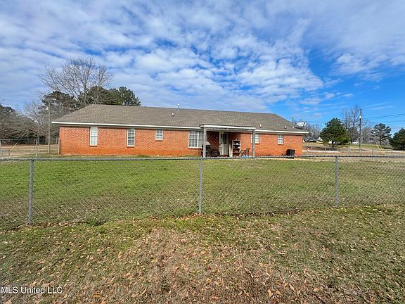 5th image of 72 Colby Ln