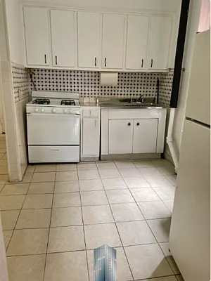 Rented by Skyline Group Real Estate | media 26