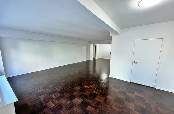 Rented by Manhattan Realty Group | media 4