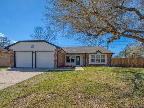 16906 Man O War Lane, Friendswood, TX 77546