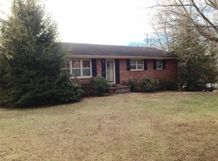 902 E Mountainview Rd, Johnson City, TN 37601