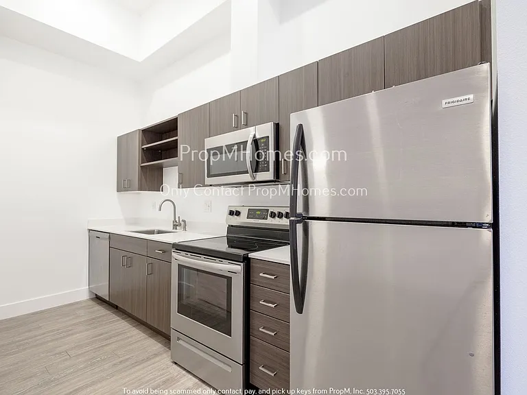 1825 SE 50th Ave #102 — Photo 4