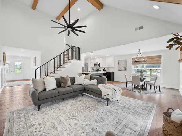 365 Frontier Dr, Clarksville, TN 37043