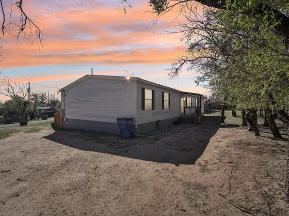 837 Southwood Dr, Cottonwood Shores, TX 78657