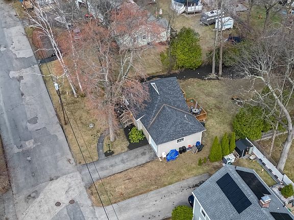 3rd image of 38 Hapgood Rd