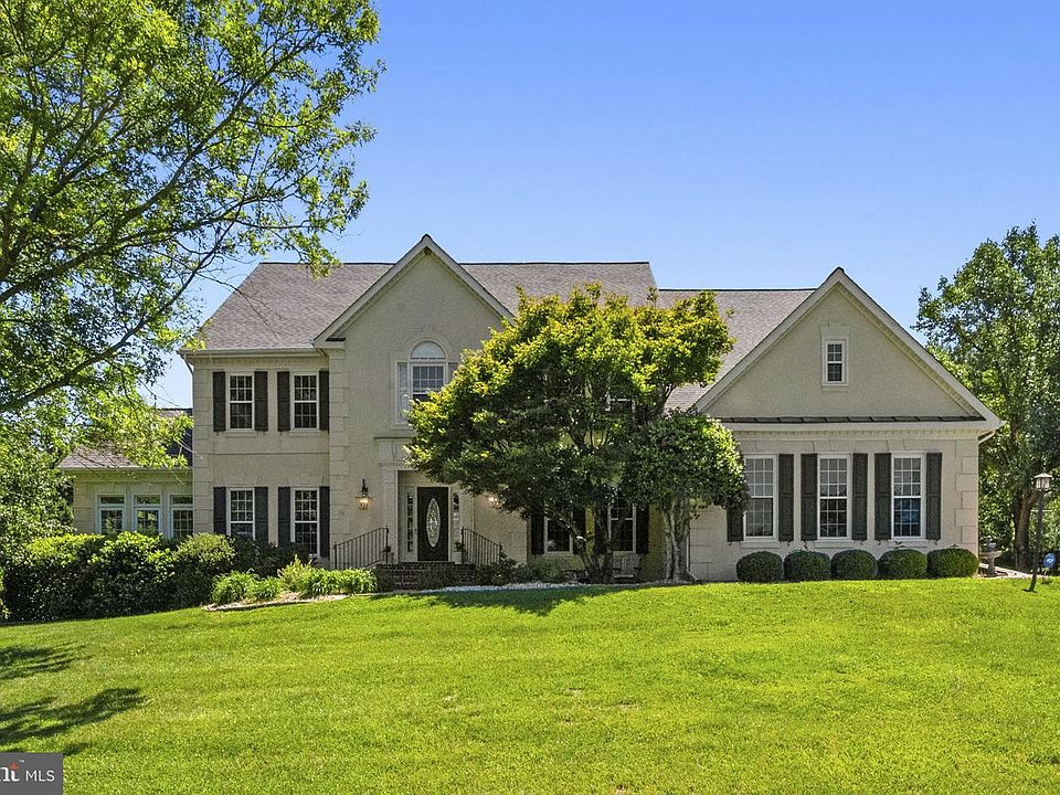 1st image of 615 Nalls Farm Way