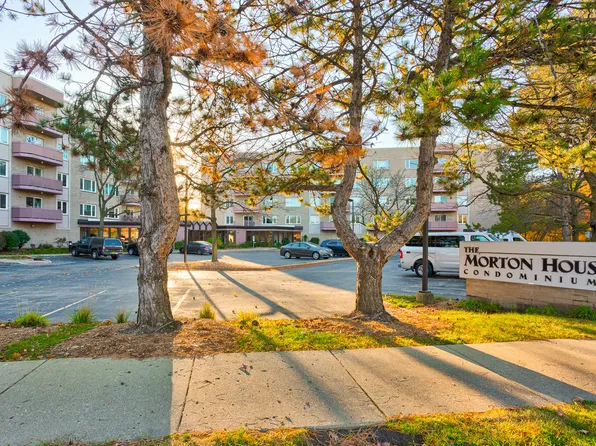 6401 Lincoln Ave Unit 504, Morton Grove, IL 60053