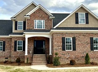 7491 Sweetwater Dr, Nashville, NC 27856