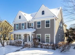 593 Central Park Pl, Vernon Hills, IL 60061
