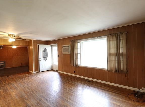 Living Room from Hall to Bedrooms