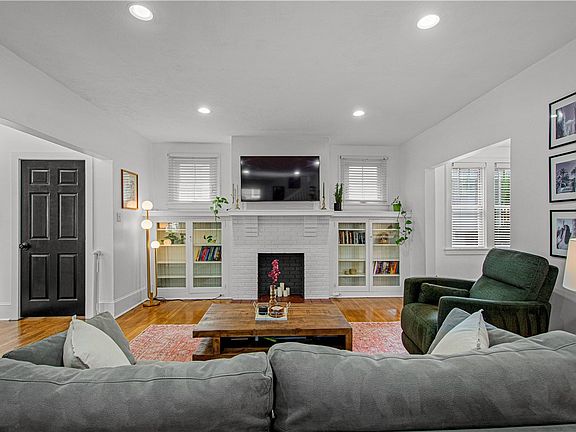 4th image of 204 Edward Ave