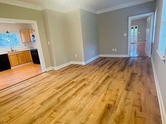 3rd image of 28 Smith St #B