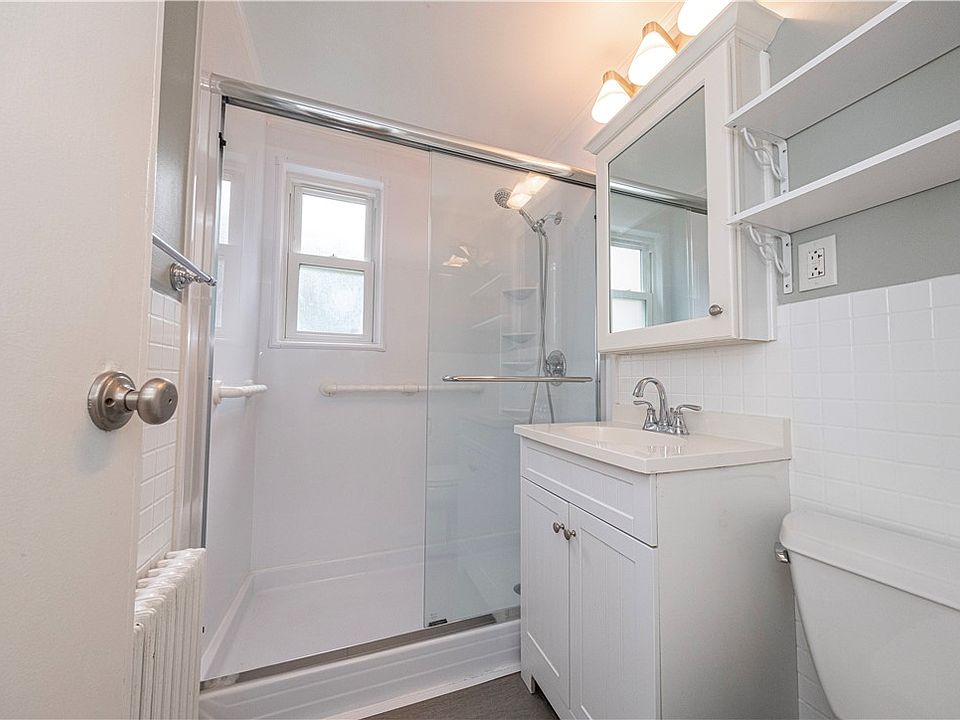 1st image of 844 Thorn St APT 62