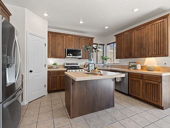 2nd image of 3991 W Hollandia Ln
