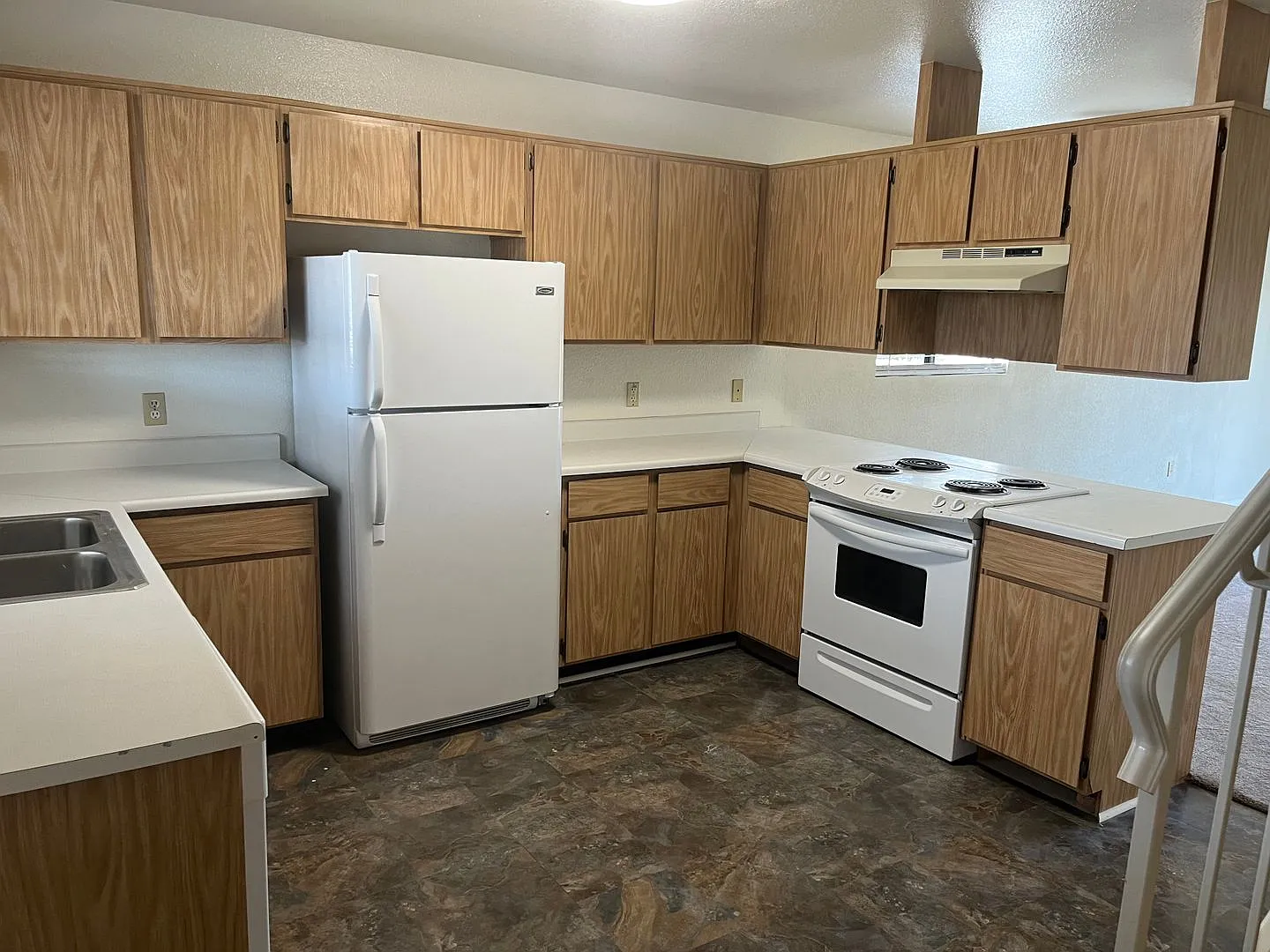 PM16-00062KB: 7665 Spouse — Photo 4