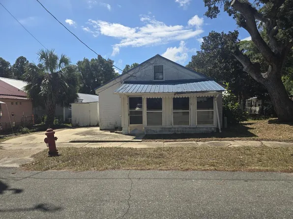 21 Collins Ave #1, Lanark Village, FL 32323
