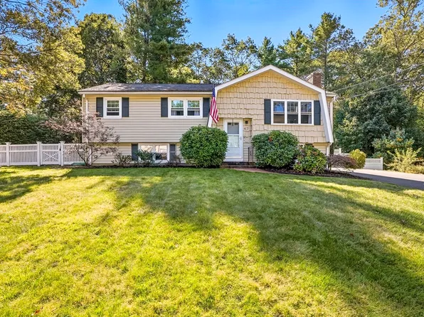 47 Old Farm Rd, Mansfield, MA 02048