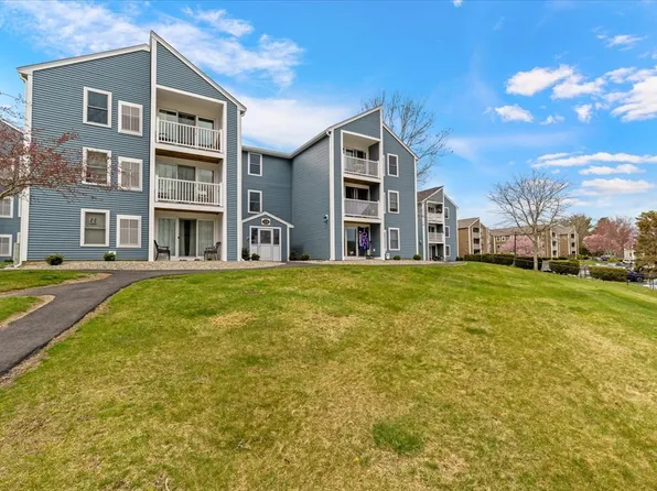 2 Marc Dr APT 2B7, Plymouth, MA 02360